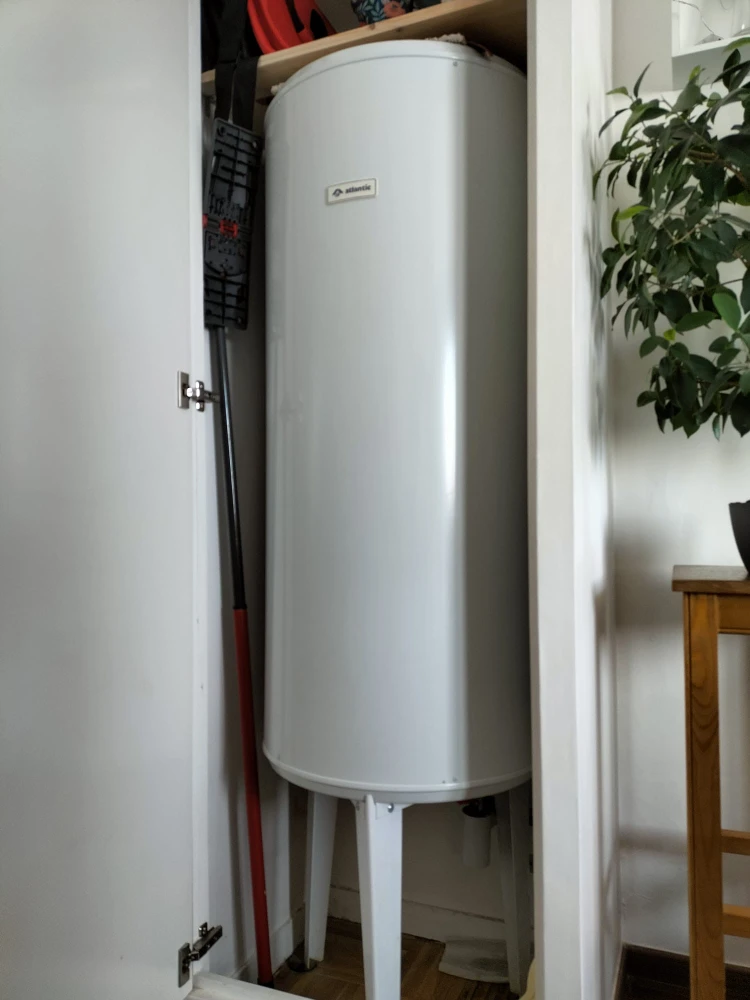 Chauffe eau electrique blanc